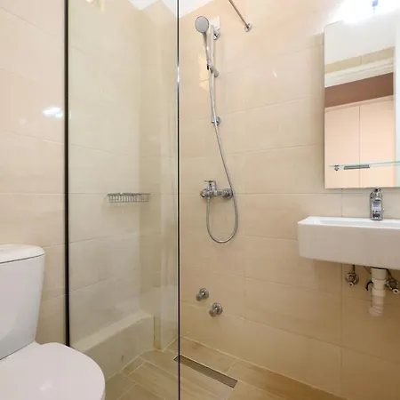 Siora Leni Otel Benitses (Corfu)