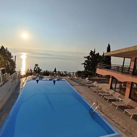 Siora Leni Benitses (Corfu)