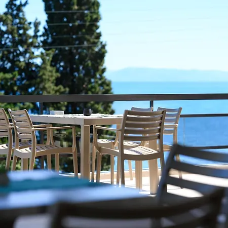 Siora Leni Szálloda Benícesz