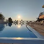 Siora Leni מלון בניטסס
