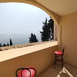 Siora Leni מלון 2*